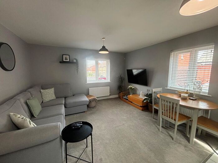 2 Bedroom Apartment To Rent In Wlkins Gardens, Charminster, BH8
