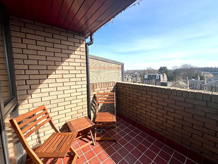 2 Bedroom Flat To Rent In Murrayfield Road, Murrayfield, Edinburgh, EH12
