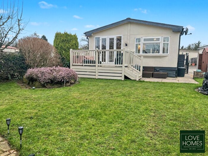 2 Bedroom Park Home For Sale In Sunnyside Park, Bilsborrow, PR3