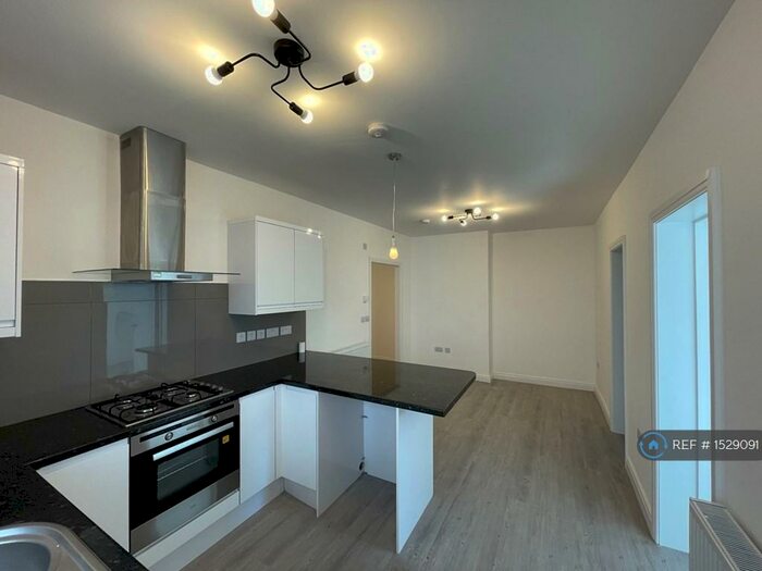 2 Bedroom Flat To Rent In Whitehall Road, Harrow, HA1