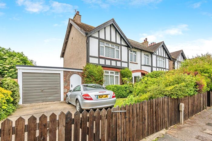 3 Bedroom Semi-Detached House For Sale In Highland Avenue, Bognor Regis, PO21