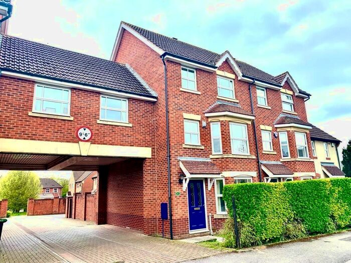 4 Bedroom Terraced House To Rent In Reeves Road, Devizes, SN10