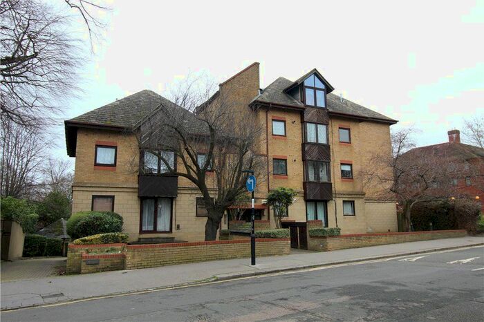 2 Bedroom Flat To Rent In Park Hill Rise, Croydon, CR0
