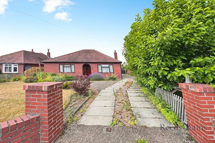 4 Bedroom Bungalow For Sale In Sandhill Lane, Selby, North Yorkshire, YO8