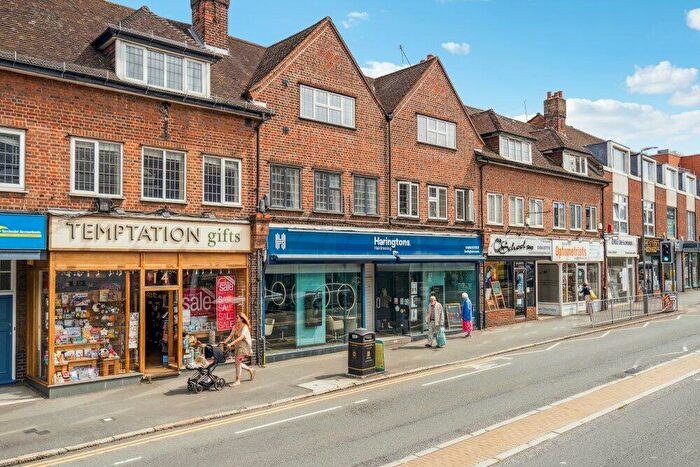 3 Bedroom Apartment To Rent In The Highway, Beaconsfield, HP9