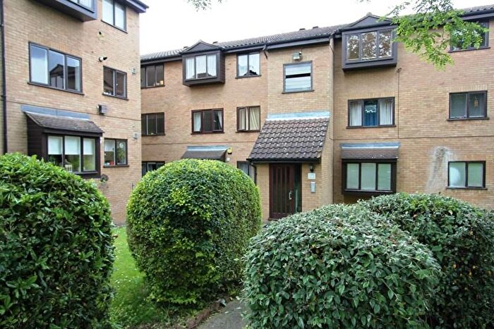 Studio To Rent In Cambridge Gardens, Muswell Hill, London, N10