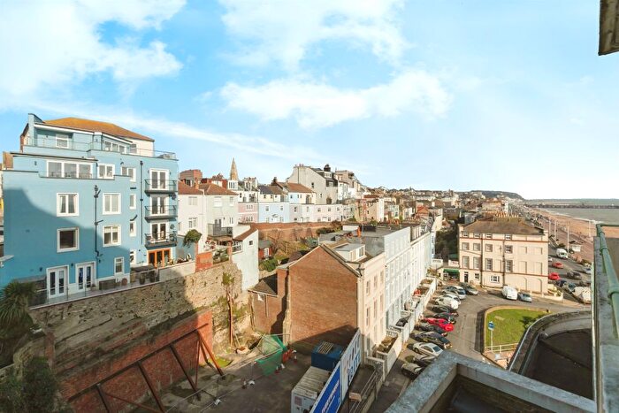 1 Bedroom Flat For Sale In Marine Court, St. Leonards-On-Sea, TN38