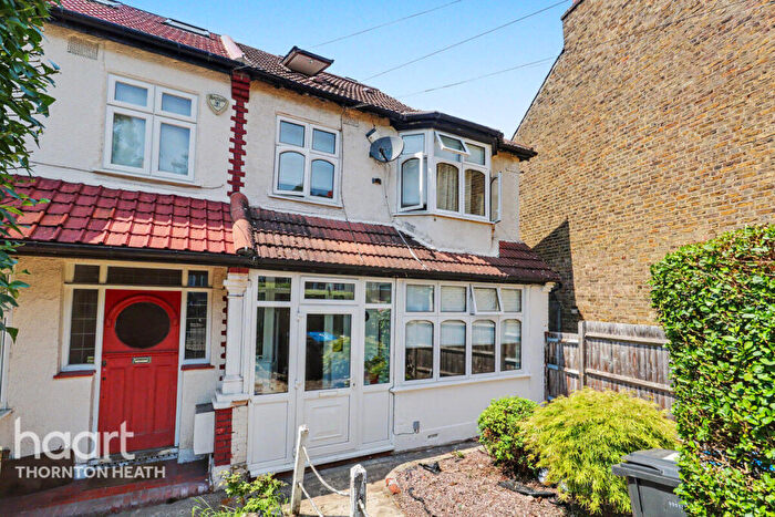4 Bedroom End Of Terrace House For Sale In Hythe Road, Thornton Heath, CR7