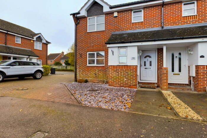 2 Bedroom House To Rent In Latham Close, Dartford, DA2