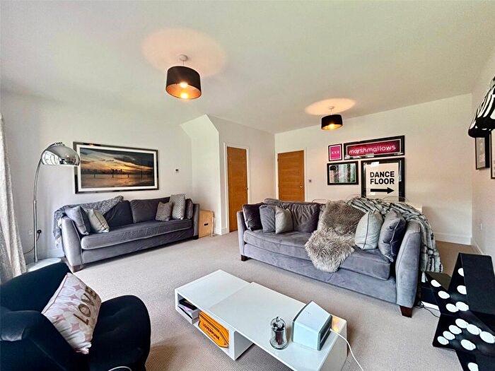 3 Bedroom Terraced House To Rent In Teaseltun, Fleet, Hampshire, GU51