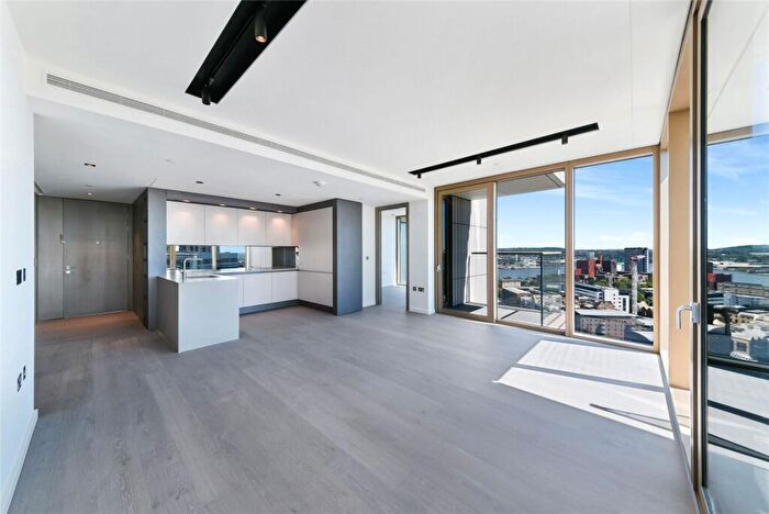 2 Bedroom Apartment To Rent In Park Drive, London, E14