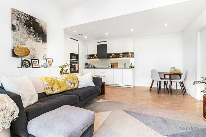 1 Bedroom Flat To Rent In Sterling Way, Islington, London, N7