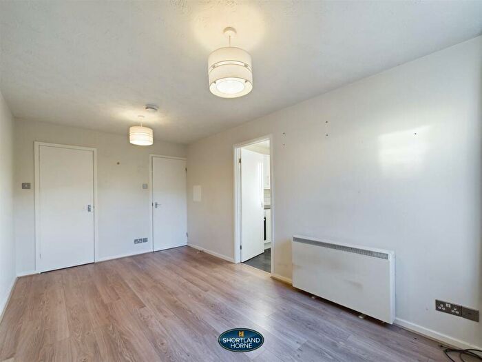 1 Bedroom Maisonette To Rent In Brunel Close, Stoke, Coventry, CV2