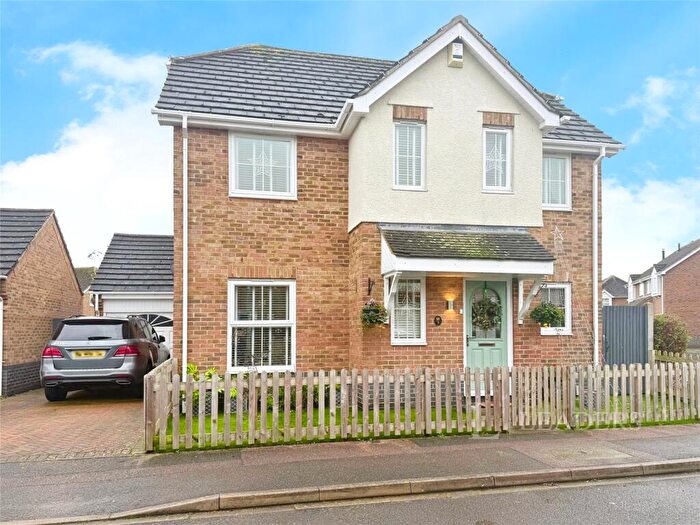 4 Bedroom Detached House For Sale In The Cloisters, Bedford, Bedfordshire, MK41