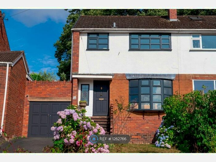 3 Bedroom Semi-Detached House To Rent In St James Drive, Bridgnorth WV15