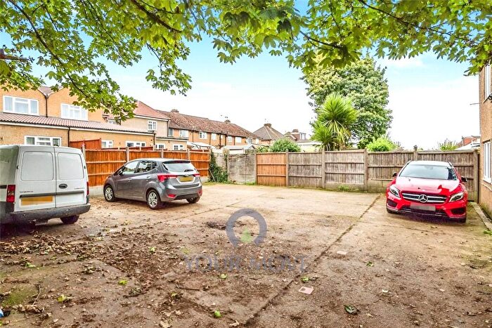 1 Bedroom Flat To Rent In Kings Road, London Colney, St. Albans, Hertfordshire, AL2
