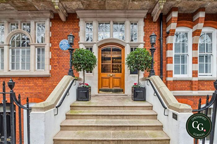 3 Bedroom Flat For Sale In Bedford Avenue, London, WC1B
