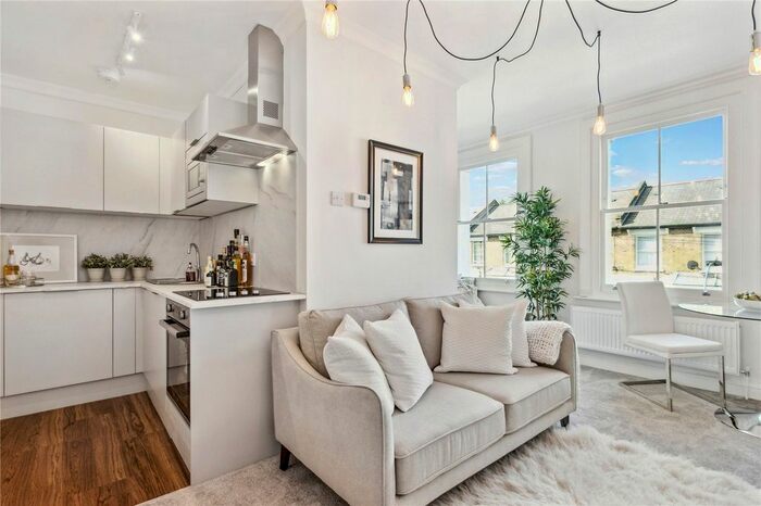 1 Bedroom Flat To Rent In Grosvenor Court, Irving Road, Brook Green, London, W14