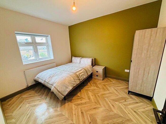 1 Bedroom Flat To Rent In Bermuda Road, RM18