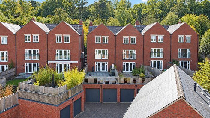 4 Bedroom End Of Terrace House For Sale In Chopping Knife Lane, Marlborough, SN8