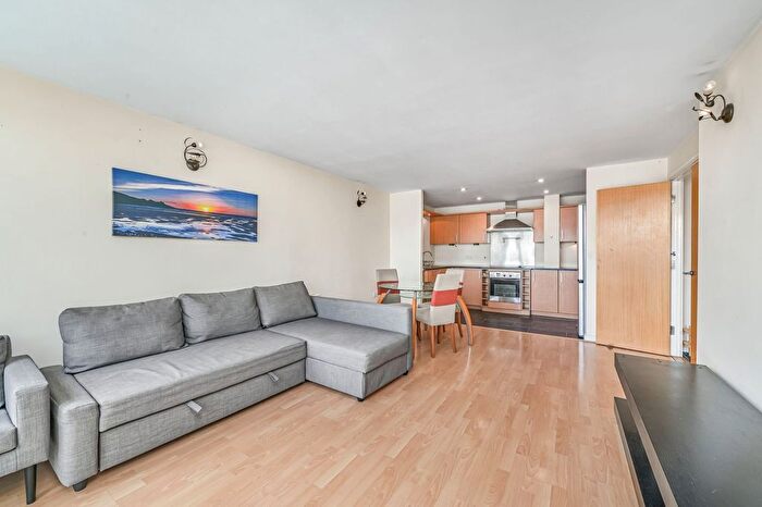 2 Bedroom Flat To Rent In Bowling Green Place, London Bridge, London, SE1