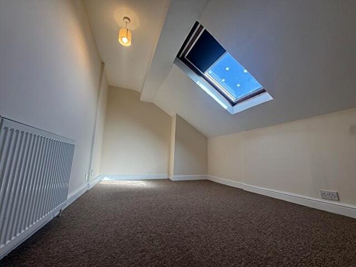 4 Bedroom Flat To Rent In Crookes, Sheffield, S10