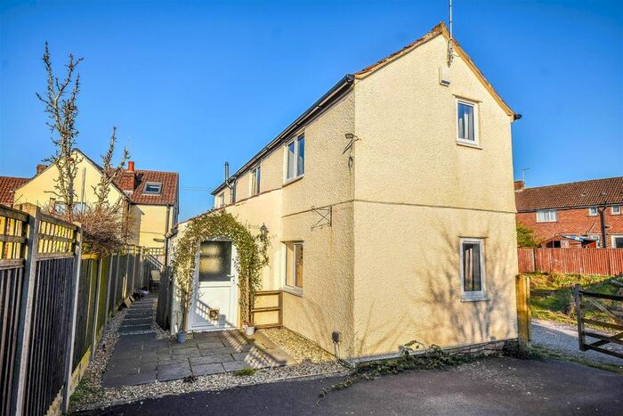 3 Bedroom Detached House For Sale In Lynch Road, Berkeley, GL13