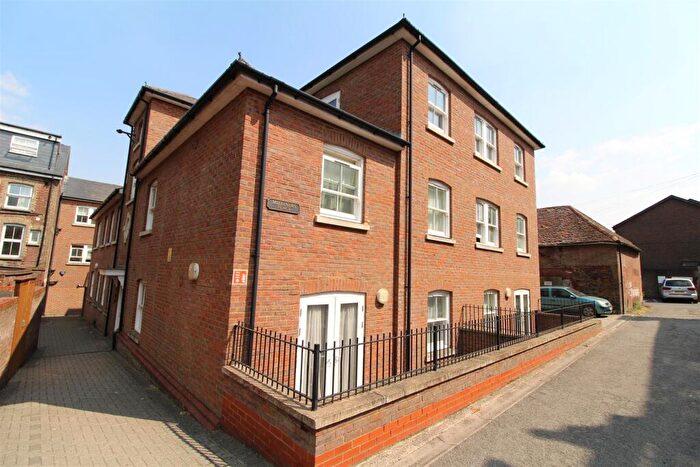 1 Bedroom Flat To Rent In Milliners Place, Dunstable, LU6