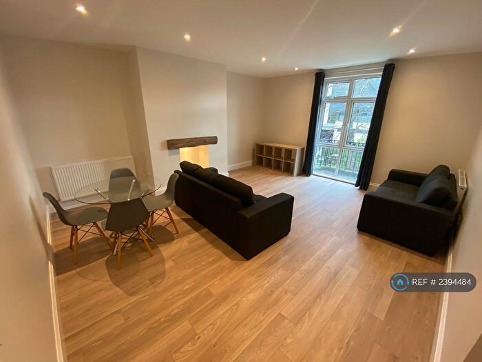 2 Bedroom Flat To Rent In Moorland Hall, Leeds, LS3