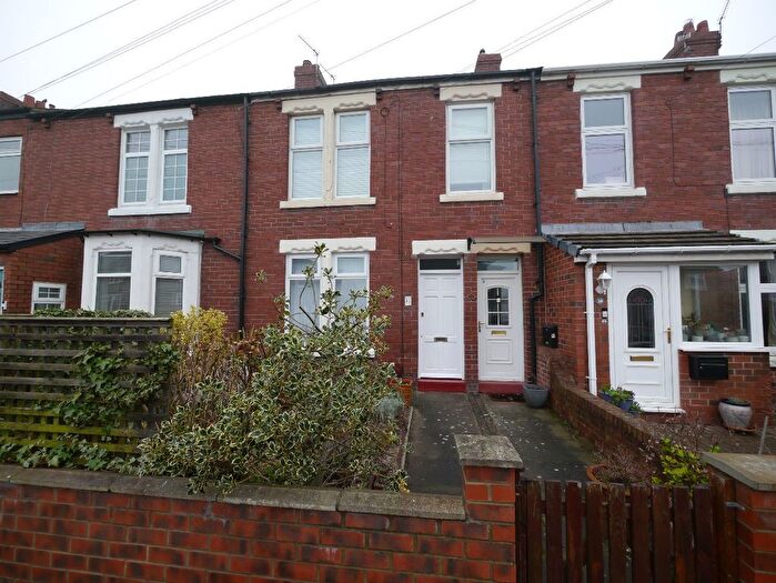 2 Bedroom Flat To Rent In Park Terrace, Killingworth, Newcastle Upon Tyne, NE12