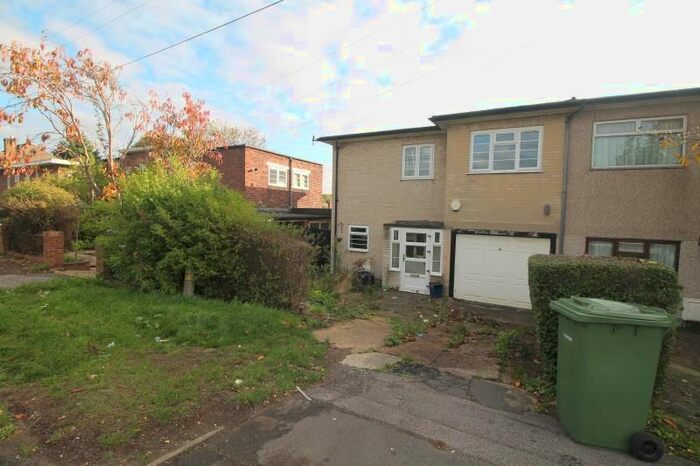 4 Bedroom Terraced House To Rent In Eastern Avenue East, Romford, RM2