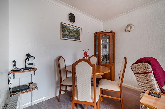 2 Bedroom Semi-detached Bungalow For Sale In Underidge Drive, Paignton, Devon, TQ3