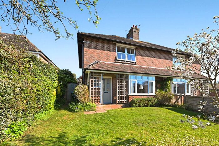 2 Bedroom House To Rent In The Street, Walberton, BN18