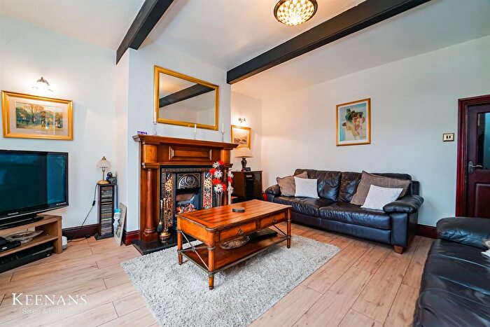 2 Bedroom Cottage For Sale In Broad Oak Lane, Bury, BL9