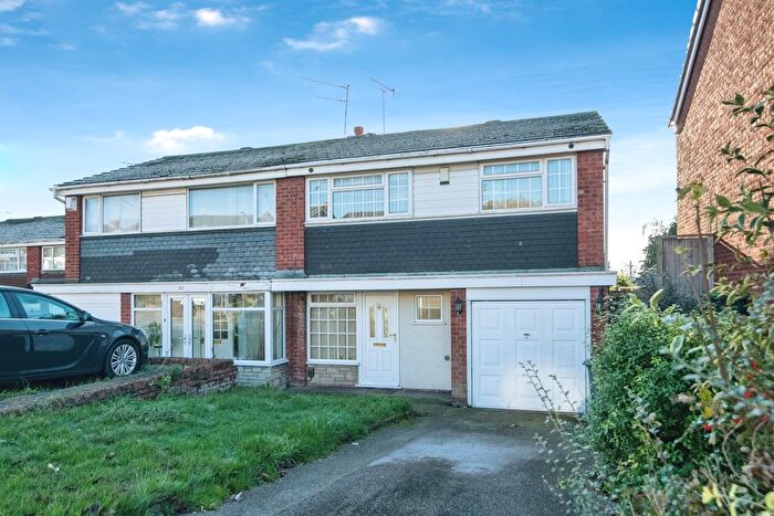 3 Bedroom Semi Detached House For Sale In Woodfort Road, Great Barr, Birmingham, B43