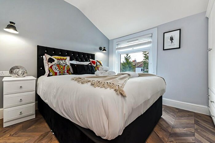 4 Bedroom House To Rent In Kimberley Gardens, London, N4