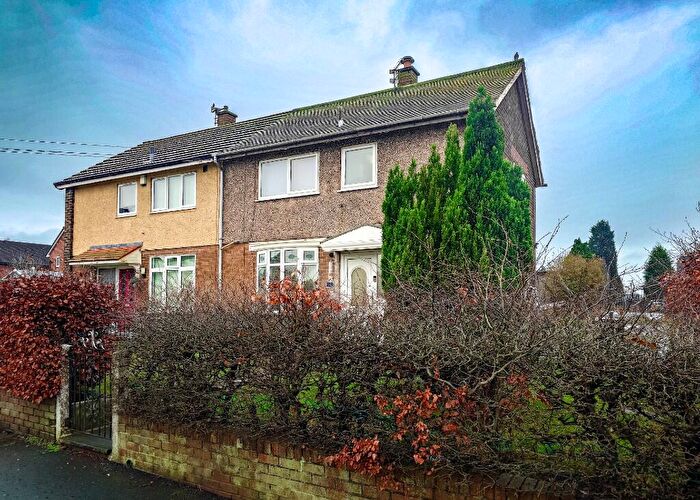 2 Bedroom Semi Detached House For Sale In Underwood Road, Hyde, Greater Manchester, SK14
