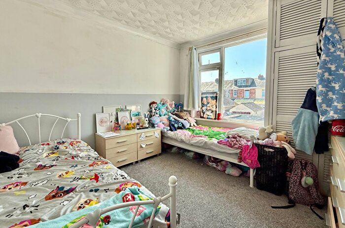 3 Bedroom End Of Terrace House For Sale In Albemarle Avenue, Elson, PO12