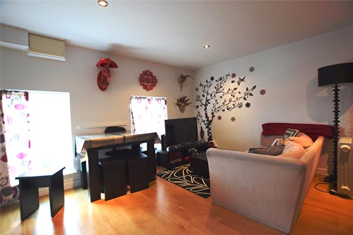 2 Bedroom Apartment To Rent In George Street, Reading, Berkshire, RG1