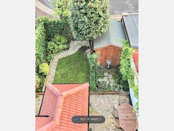 5 Bedroom Terraced House To Rent In Forres Gardens, London, NW11