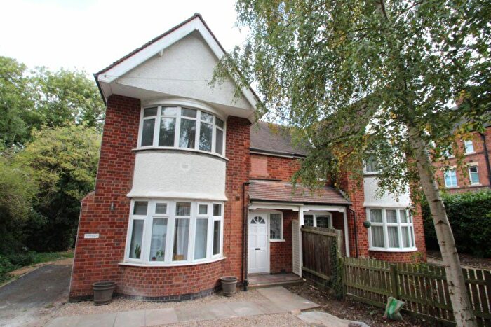 2 Bedroom Flat To Rent In Stoneygate Road, Leicester, LE2