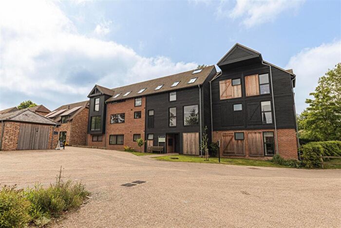 2 Bedroom Flat For Sale In Canterbury Road, Wingham, Canterbury, CT3