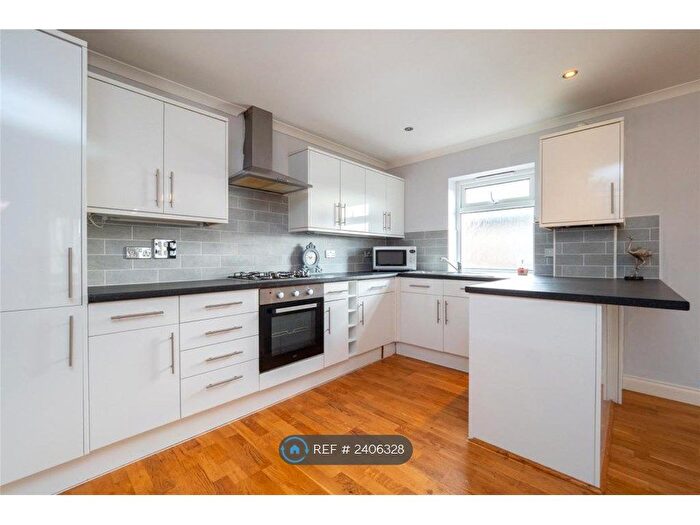 2 Bedroom Flat To Rent In Doric House, Sutton, SM1