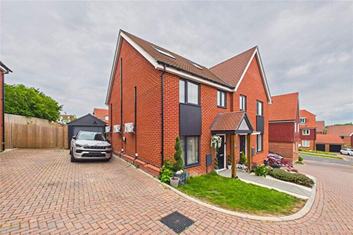 3 Bedroom Semi-Detached House For Sale In Butlers Way, East Grinstead, West Sussex, RH19