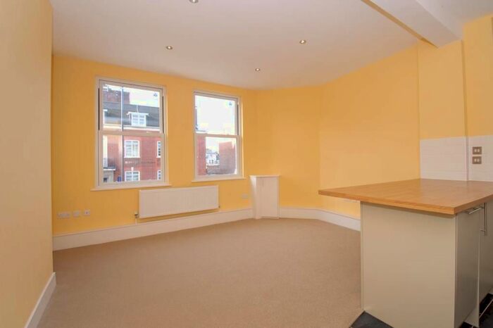 2 Bedroom Maisonette To Rent In Twickenham, Middlesex, TW1