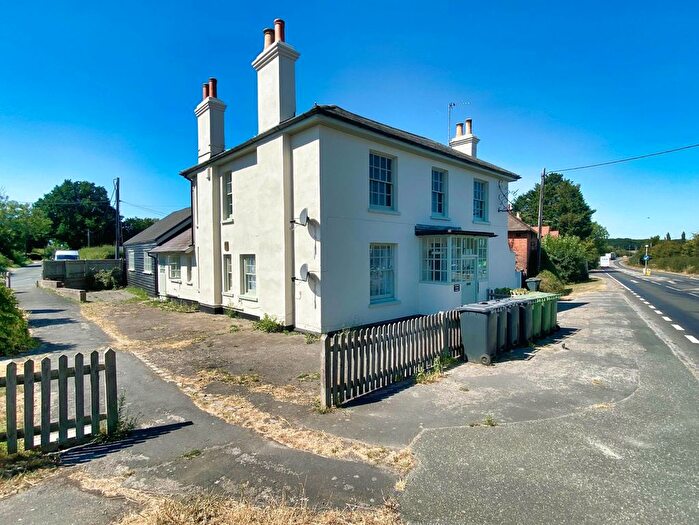 2 Bedroom Flat To Rent In Golden Cross, Hailsham, BN27