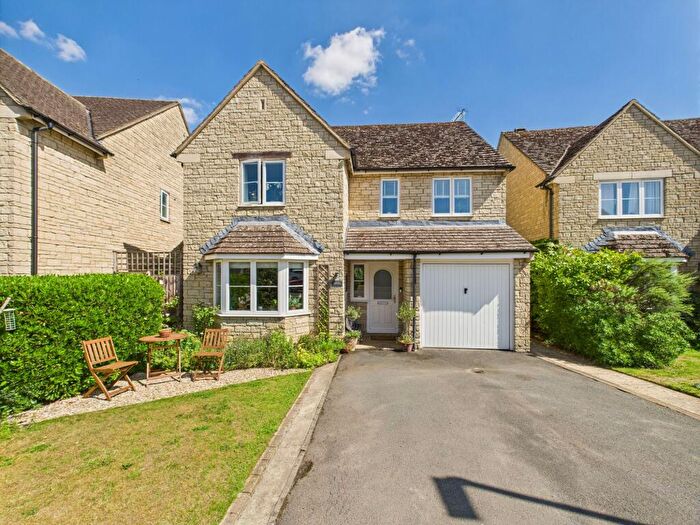 4 Bedroom Detached House For Sale In Elm Grove, Milton-under-Wychwood, OX7