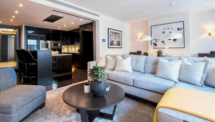 2 Bedroom Flat To Rent In Duke Street, Mayfair, London, W1K