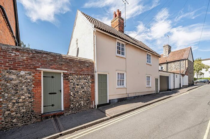 3 Bedroom Town House For Sale In Bury St. Edmunds, Suffolk, IP33