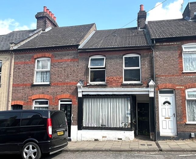 Terraced House For Sale In /(A) Ashton Road, Luton, LU1
